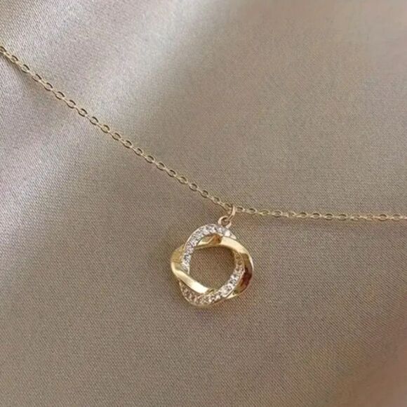 Elegant 14k golden pendant necklace 16 inches - Picture 6 of 6